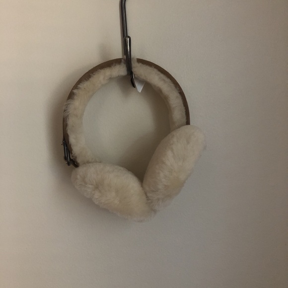 Ugg Earmuffs - Picture 1 of 1